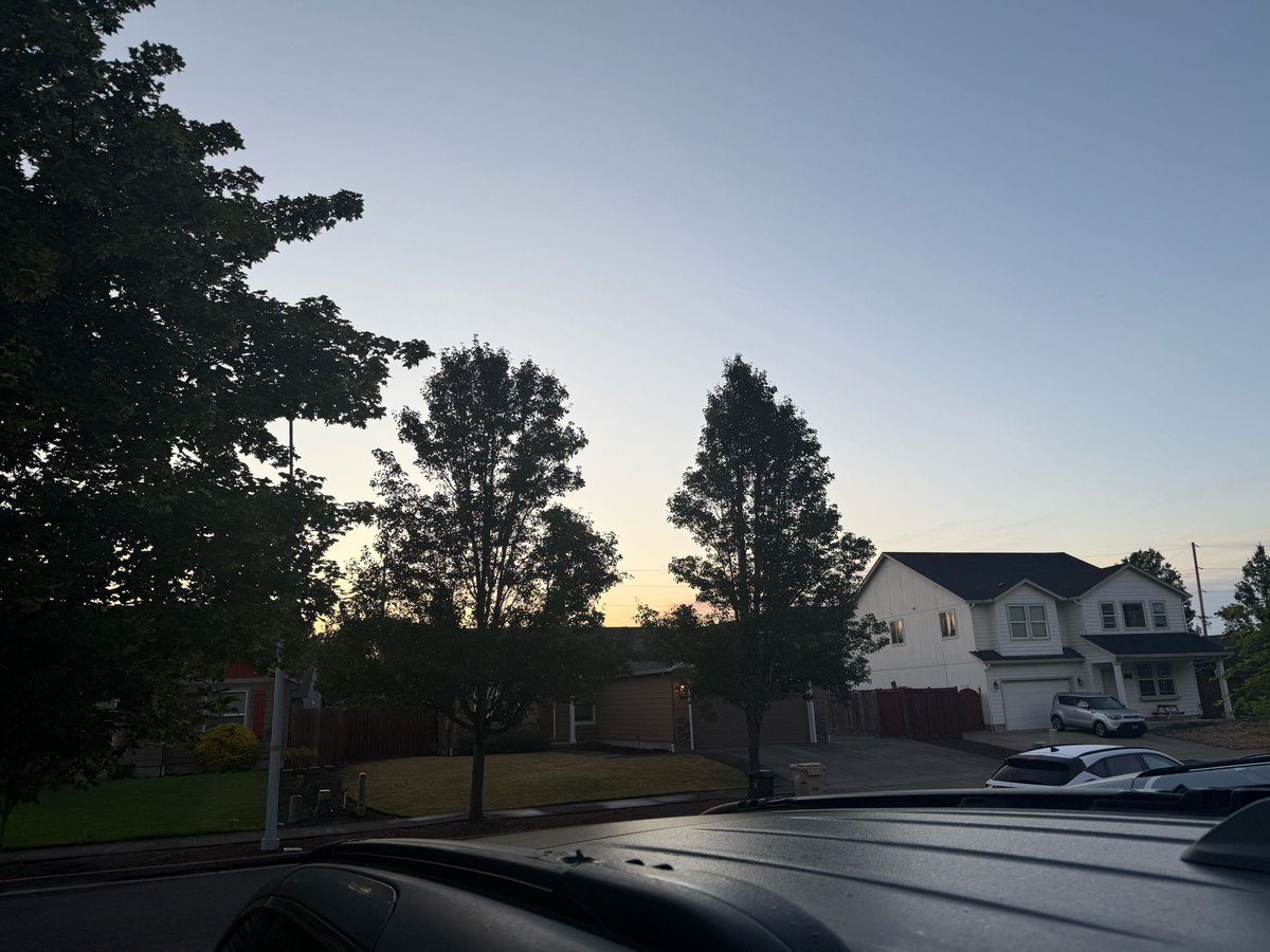 WrittenByMurphy's tweet photo. The greatest adventure is what lies ahead.
Today and tomorrow are yet to be said.
The chances, the changes are all yours to make.
The mold of your life is in your hands to break.
J. R. R. Tolkien
#sunrisewisdom #AVtweeps #AVPM #AVmotivation https://t.co/KTM6EuySN2