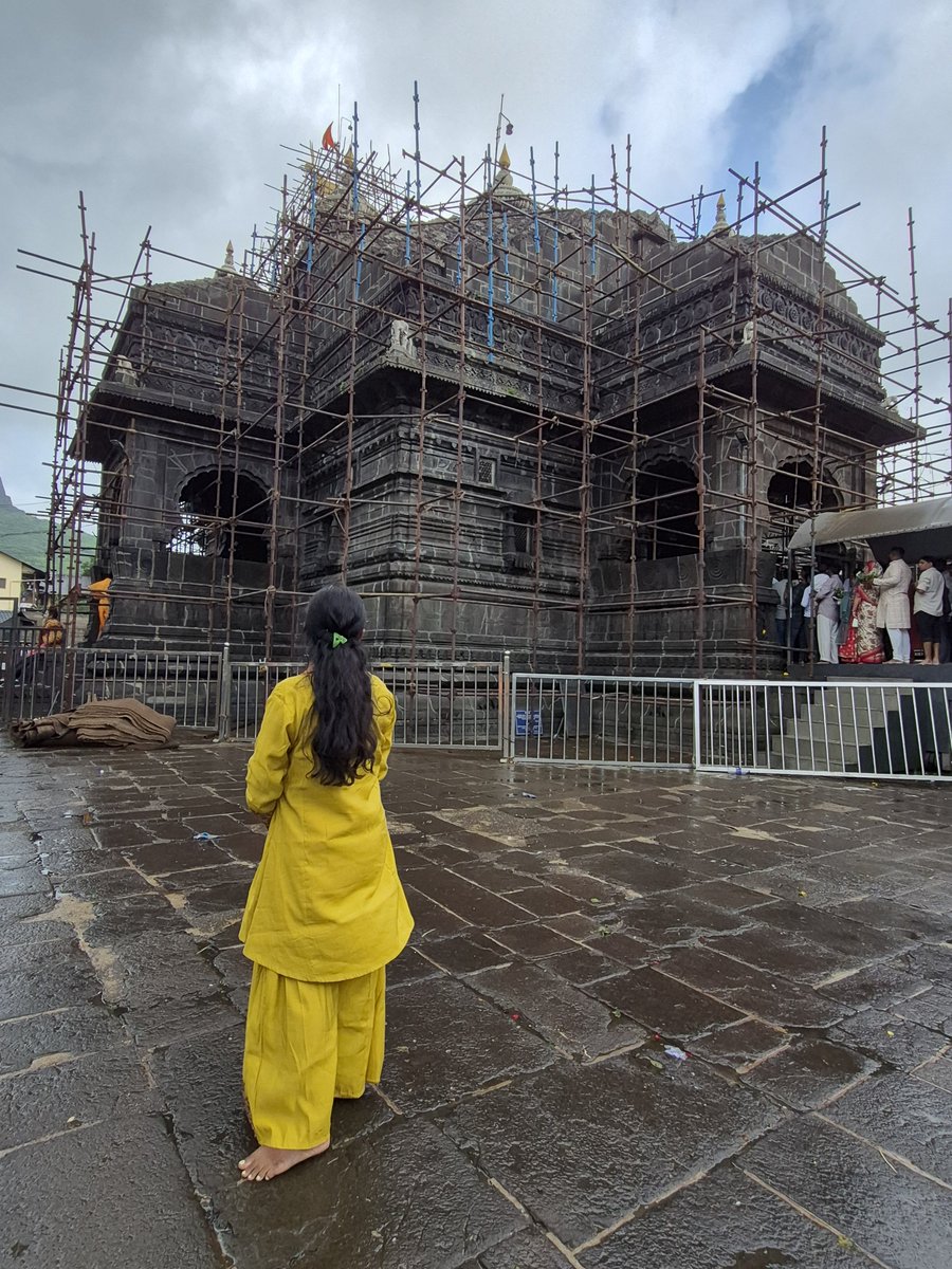 MenkaMasiya's tweet photo. हर हर महादेव 🔱✨️🙏☘️
#triembek
#trimbakeshwarjyotirling
#nashik
#Maharashtra
#harharmahadev
#peaceful https://t.co/F3gTJfhmXk