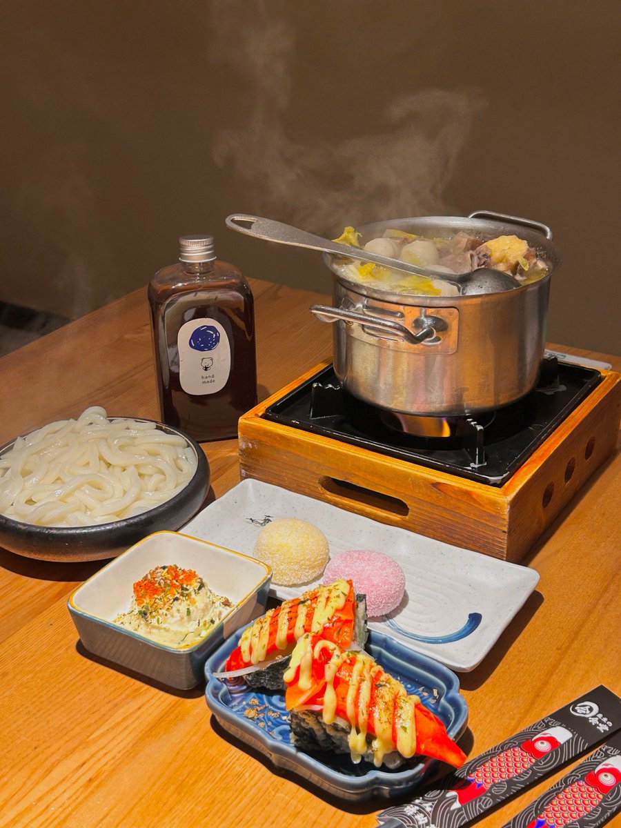 PercyHeide23448's tweet photo. Midnight is when the warmest bowls happen. Simple noodles, quiet company, and the kind of comfort that sticks like the steam rising from the bowl. https://t.co/6LbAcpHY4W