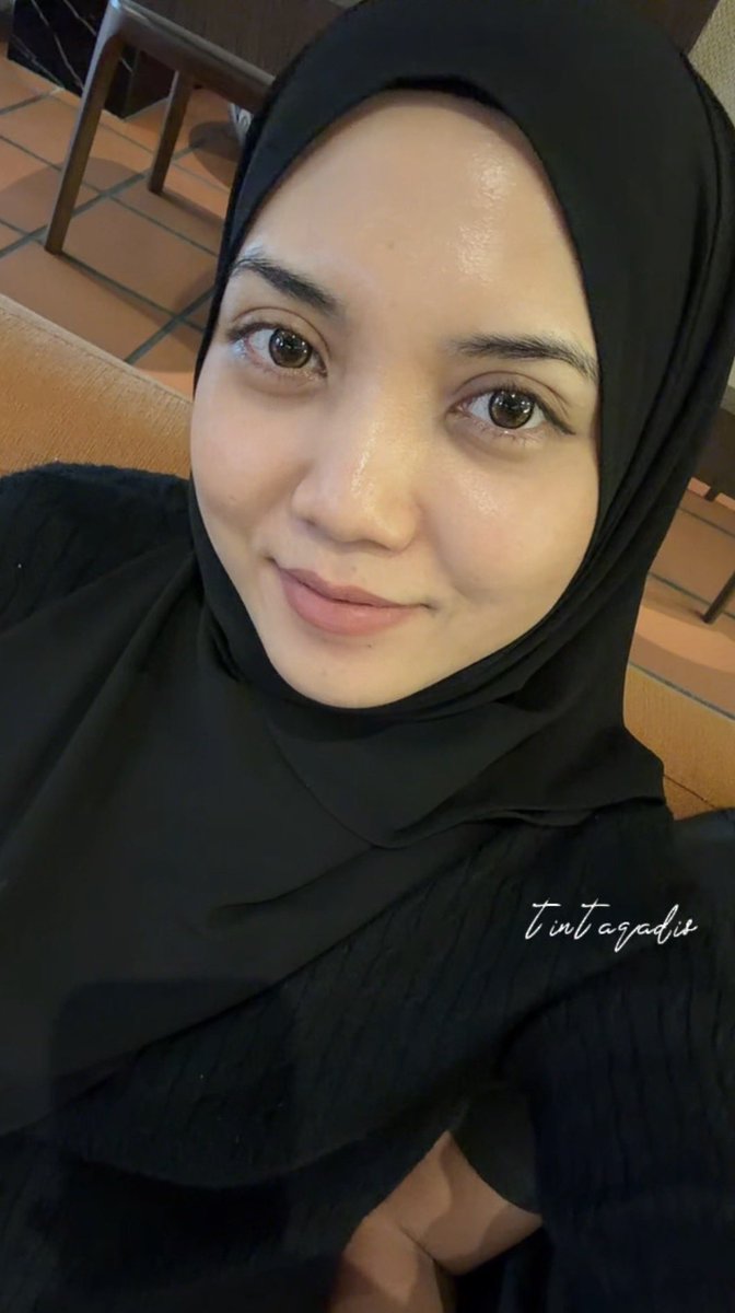 tintaagadis's tweet photo. No filter no foundation. Pores makin halus kulit dah tak kusam. 

I pakai Rejuran tapi nak dapat good result jangan silap step tau sini i ajar👇🏻 https://t.co/EP6hZRgghX