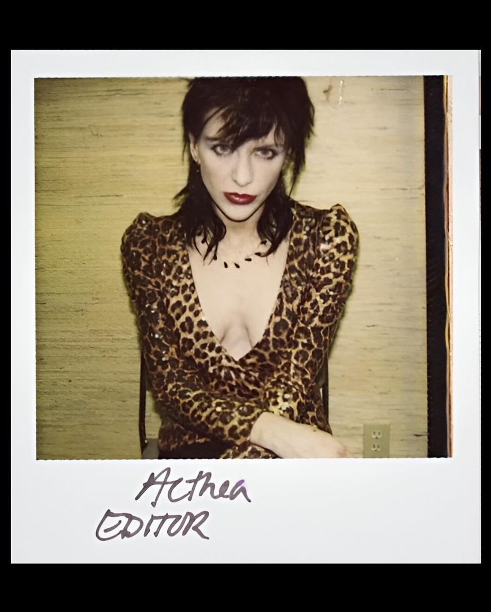 scaredofgrrrls's tweet photo. courtney love serving brian molko realness https://t.co/TfYHubfvSb