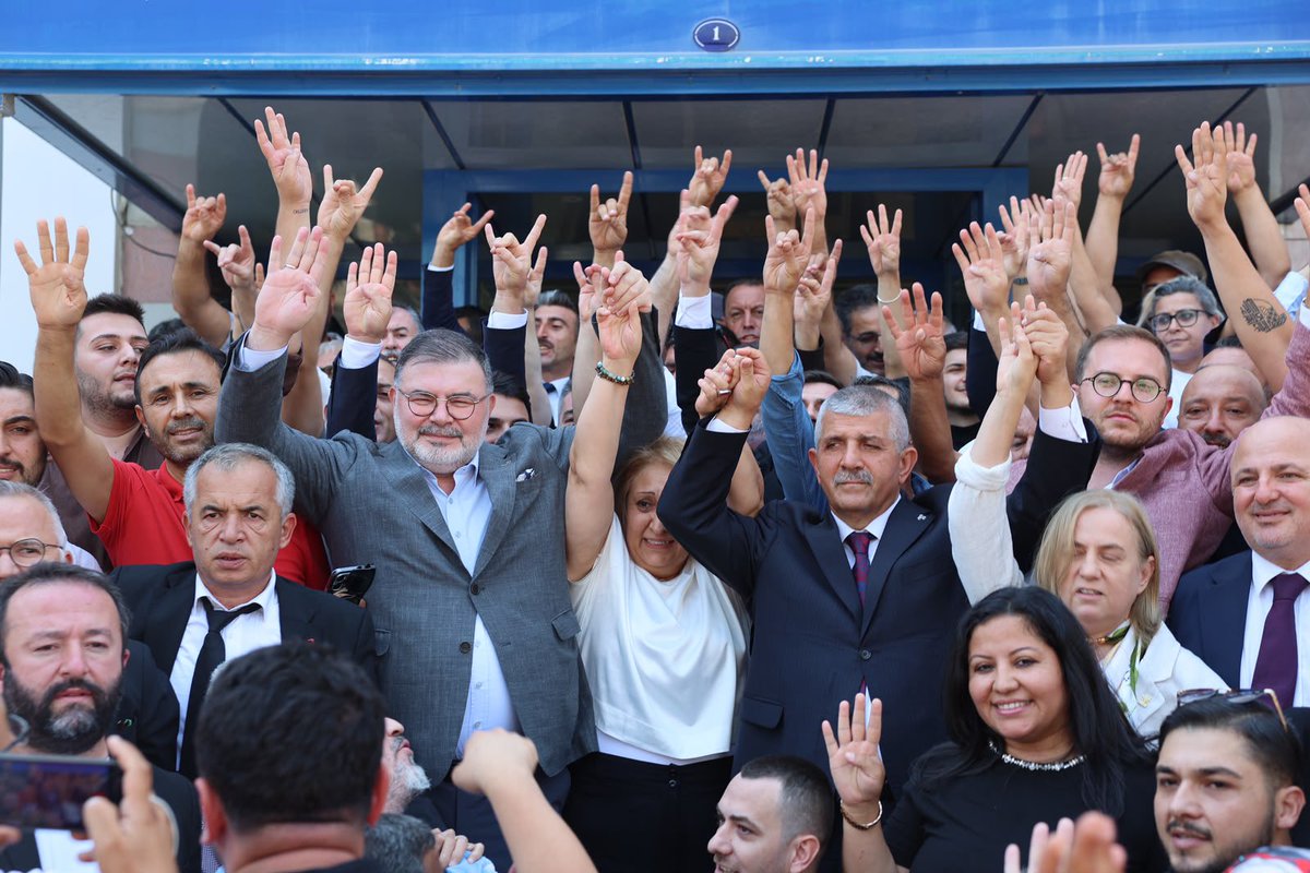 VeyselSahinMhp's tweet photo. Yapılan seçimler sonucunda Menderes Belediye Başkanvekilliği görevine seçilen Cumhur İttifakı adayımız Asuman Şen’i tebrik ediyor, çalışmalarında başarılar diliyorum. https://t.co/6z2OLrjGLr