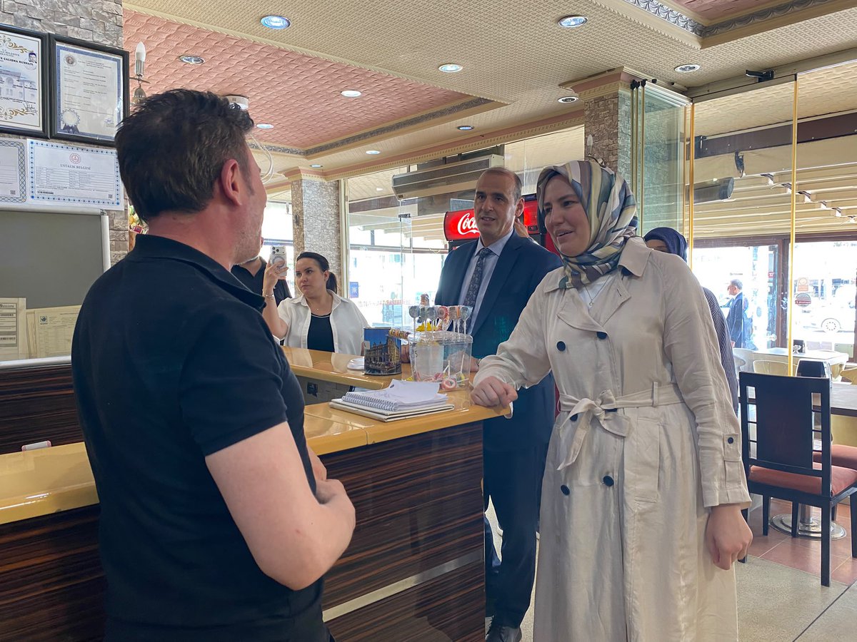 Fatih__Bildik's tweet photo. 📍 Güneşevler Mahallesi

Milletvekilimiz @zeynepyildiztr eşliğinde; Yönetim Kurulu Üyelerimiz, Gençlik Kolları Başkanımız ve Mahalle Başkanımızla birlikte Güneşevler Mahallemizde esnaflarımızı ziyaret ettik.

Esnafımızla sohbet ederek talep ve beklentilerini dinledik, hayırlı ve bereketli kazançlar diledik.

#KalbimizAltındağ

@akaltindag