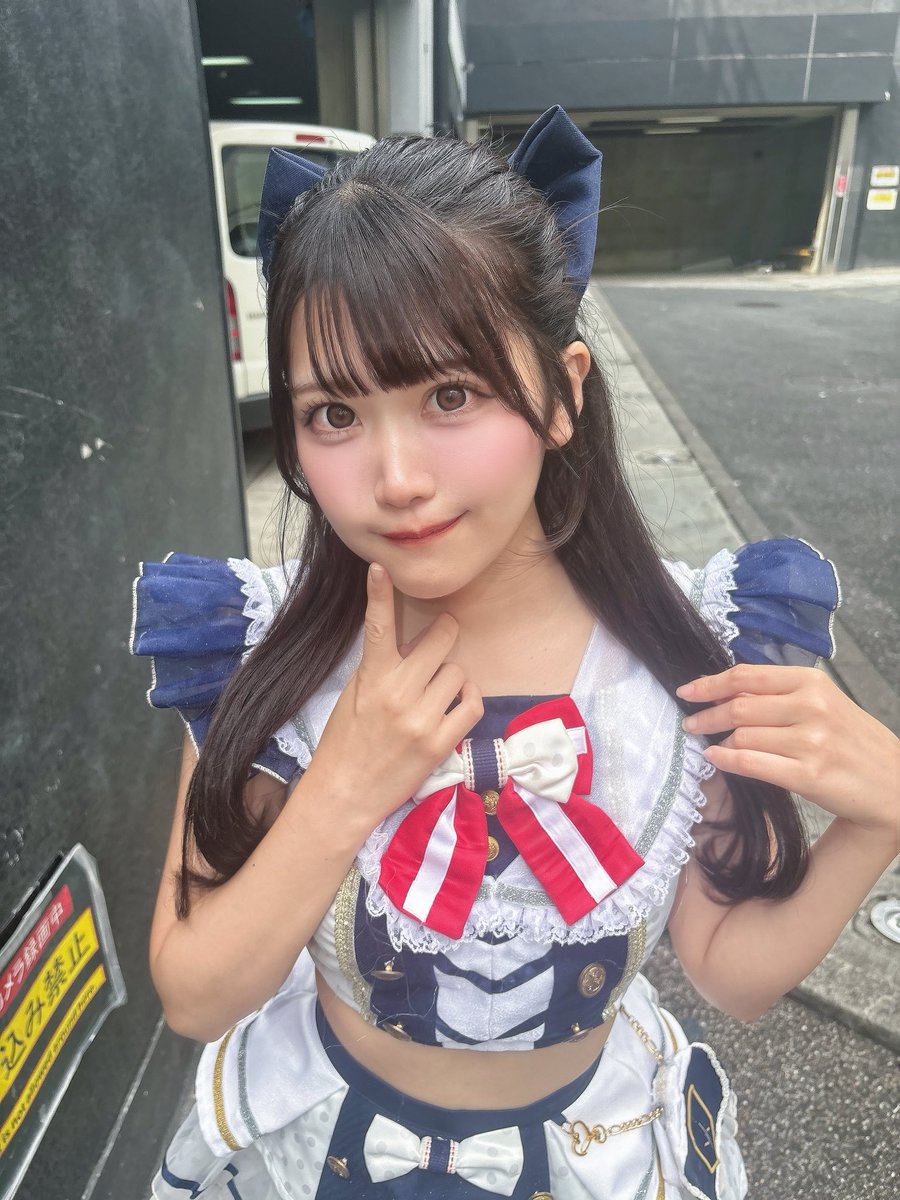 asu_kimikara's tweet photo. お盆期間の連日ライブ本日で終了!!

サマジャンから始まって今日のMARQEE祭miniまで、8日間会いに来てくれたみんな、本当にありがとうございました🤍

連日素敵なイベントがある中、たくさんのアイドルがいる中、あすたんときみからのライブを見に来てくれる君がいてくれて、そのお陰で今年の夏も楽しくてキラキラしてたよ(   ͈ᴗ̀ ̫ᴗ́ ͈))✨

どれだけ良いライブをしてもちゃんと届いてるかわからなくて、どう頑張ればいいかわからなくなっちゃったり、そんな時期もあったけど、
今年の夏は、ライブが終わったあとに今日も楽しかった！きみから見れてよかった！って言ってくれる君がいて、
ちゃんと私たちの想いが届いてるんだって思える瞬間がたくさんありました🫶🏻
改めてきみからで頑張ってきてよかったなぁ、

もっともっとたくさんの人にきみからを知ってもらいたいし、あすたんのことを好きになってもらいたいって前向きになれたの͈ᴗ̀ ̫ᴗ́ ͈
そのために、これからも一つ一つのライブを大切に、もっともっと良いライブを届けられるように頑張ります❤️‍🔥

今年の夏、きみからと一緒に過ごしてくれてありがとう！
この夏を絶対に忘れられない夏にしてくれたのは、会いに来てくれた君です🤍
でも実はまだまだここからだよーーーっ！！！！
8月は1年ぶりの名古屋遠征あんちゃんの生誕にアットジャムまだまだあります！
これからのきみからも、あすたんも、ずっと見ててね( ᐡᴗ ̫ ᴗᐡ)♡