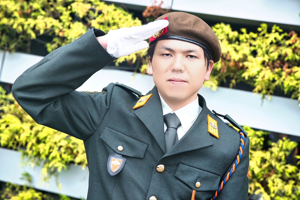 Sasuga_magica_2's tweet photo. オランダ陸軍の現用士官服(DT2000)着てスペースにいました!
実はアイコンの再現でもあります
Ik was daar in de ruimte gekleed in het huidige uniform van een Nederlandse legerofficier (DT2000)!
📸 @otaku1925T カメTさん
#c108
#c108_cosㅤㅤㅤ
#landmacht
#dutcharmy https://t.co/UCR0hmKBlJ