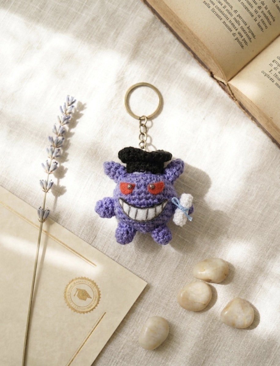 simply_ylli_'s tweet photo. Un mini gengar laureato🥹
Vi piace? https://t.co/Lgci9Y9PU7