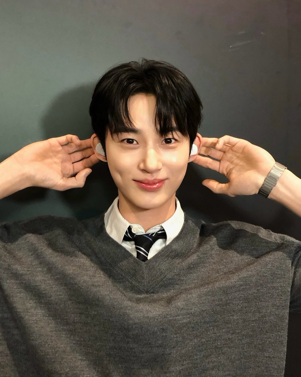 woowriter's tweet photo. 260817 변우석 인스타그램📸

벼누서기 두번째 해외 팬미팅 투어❤️🥰

#변우석 #byeonwooseok https://t.co/ZXYdEfNz7u