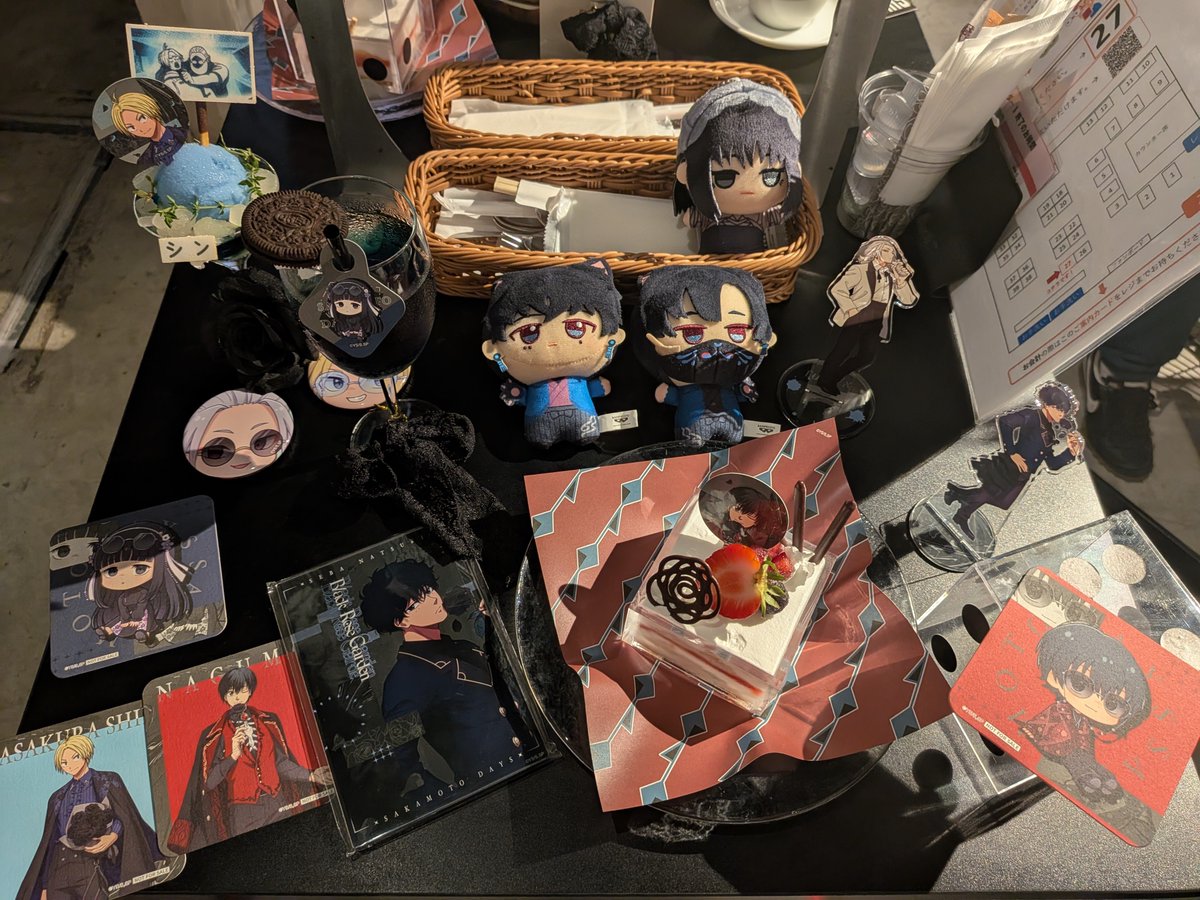 orange_moon13's tweet photo. 土曜はすぐるさんが急遽カフェの予約取ってくれて、行ってきた！🥳🥳🥳
結構美味しかったし、めっちゃ楽しかった〜！😆💕
また遊ぼ〜！🥰🥰🥰

グッズは缶バで楽が来てくれたのがマジで嬉しい…！😭
あと特典も被りまくったのを交換してもらいました💕(写真取れてないけど🥲) https://t.co/u5rEjZbBDA