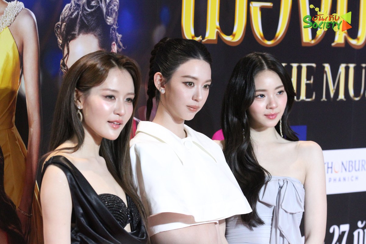 bunterngsociety's tweet photo. "ผิงผิง-นินน่า-เอินเอิน" ในงาน Gala Night ละครเวที "เมืองมารยา เดอะมิวสิคัล"

#pphingphingg
#ninnayanin 
#EarnEarnFatima
#เมืองมารยาTheMusical 
#เมืองมารยาเดอะมิวสิคัล https://t.co/9gPzMt1kBG