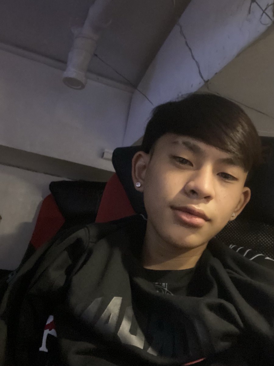 1of1driee's tweet photo. Com￼😝 https://t.co/rZFmlO1N7E