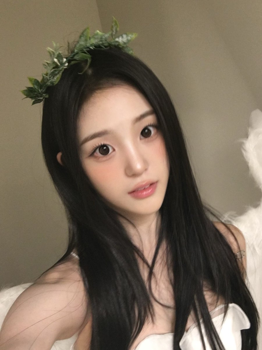Vesper0213's tweet photo. 260817 #지연 코스모톡 🤍 https://t.co/plfUCSIaEL