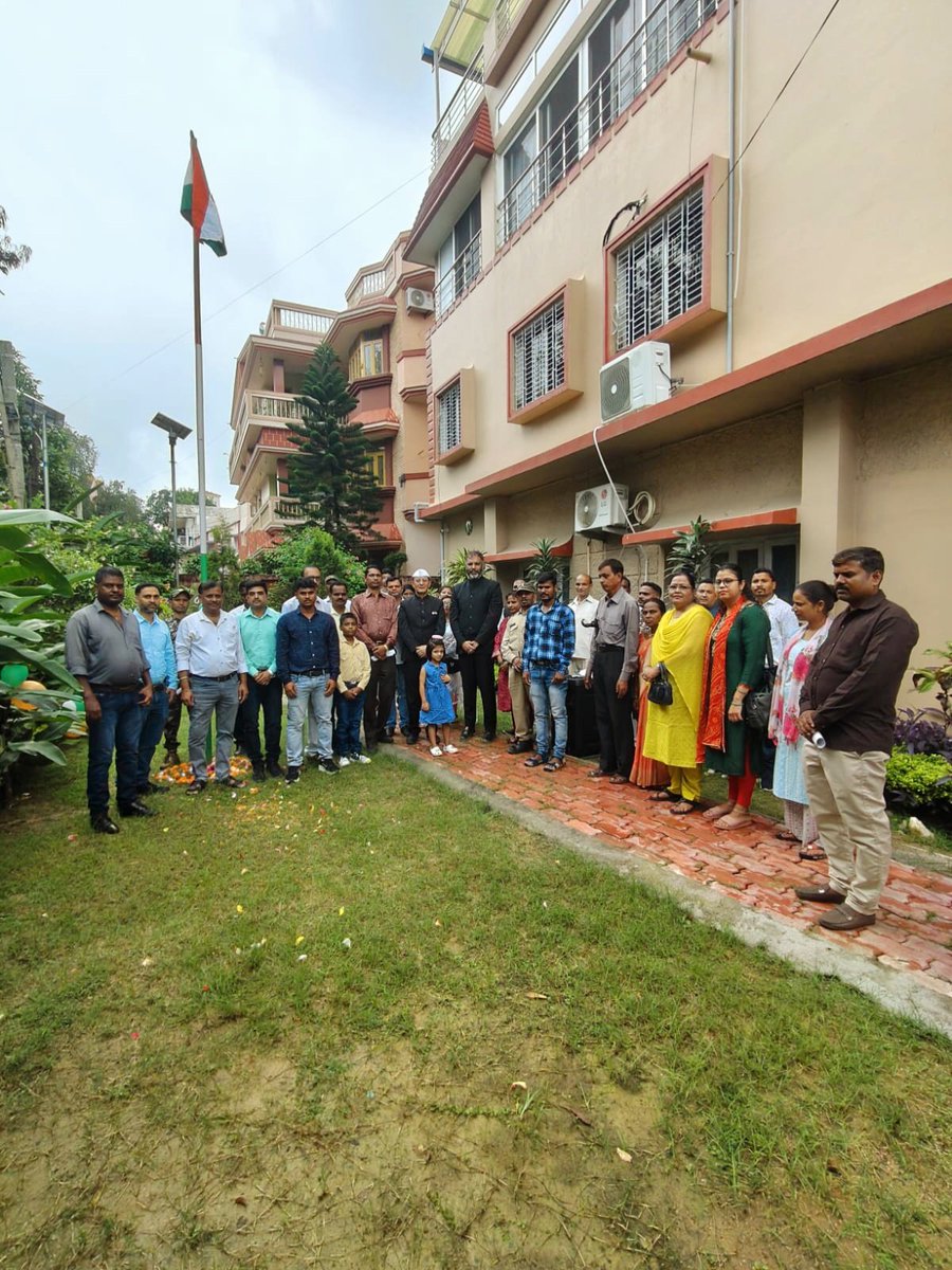 JBB_Ranchi's tweet photo. JBB office premise marked the 80th Independence Day with a flag hoisting ceremony. The national tricolor was unfurled by Shri Vishwa Nath Shah, IFS, Chairman of the Board, in the esteemed presence of Shri P. R. Naidu, IFS, Member Secretary, JBB, alongside dedicated staff members. https://t.co/latDb83553