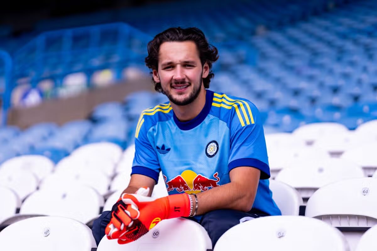 leedsend's tweet photo. With Nico Elvedi due to sign in the coming days, how would you assess LUFC’s transfer window so?

Some excellent business but another attacking player and back up goalkeeper is probably needed. 

Zain Flemming would be a good option to look at 🔵🟡

#lufc #leeds #leedsunited https://t.co/9BQBZFRtnl