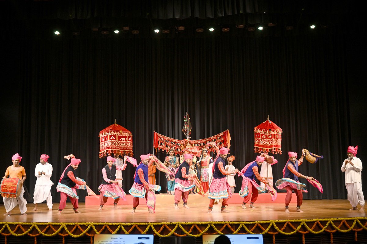 rashtrapatibhvn's tweet photo. President Droupadi Murmu witnessed the cultural performances by artists from Goa, Maharashtra, Chhattisgarh and Madhya Pradesh at Rashtrapati Bhavan Cultural Centre. They presented several folk and traditional performances such as Ghumat, Gangaur, Dhangari Gaja, Lavni, Baiga Karma and Muria. These artists created the vibrant artistic and cultural expression of the rich traditions of the states at the Independence Day Reception held at Rashtrapati Bhavan Cultural Centre on August 15, 2026.