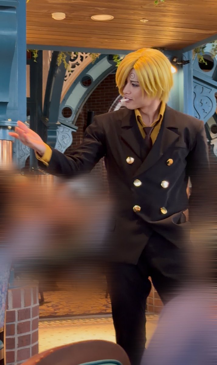 tuki_04_op's tweet photo. この日初のサンレスでかっこよすぎて衝撃を受けた たくやくんサンジ
バギーになんだこいつって顔されました笑 https://t.co/P3yhEarb6h