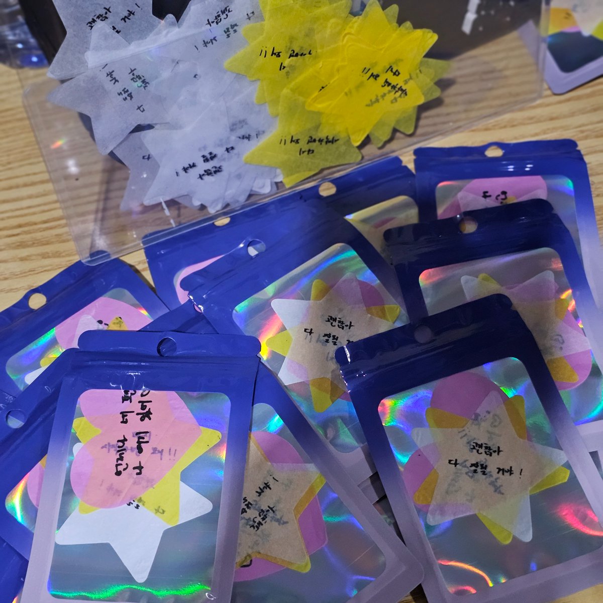 lala_deer's tweet photo. แจก Confetti ส่งมอบความทรงจำดี ๆ ให้กับอูเชทงค่ะ Good luck! 🍀🫶🏻

📮แจกทั้งหมด **15 SET**
✨ ผู้โชคดี 15 คน
ได้รับคนละ **1 SET (3 ชิ้น)**

กติกา:  กด ❤️ โพสต์นี้
สุ่มแจก วันพุธ เวลา 13.00 น
  ♡ #lalaview ♡

#BYEONWOOSEOK_TOUR_in_BANGKOK
 #TheSecretLibrary_in_Bangkok
  #ตลาดนัดอูเชทง
  #อูเชทงgiveaway