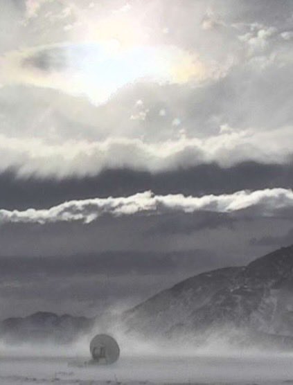 ALMAObs_esp's tweet photo. 🌬️Con vientos de 90 Km/h, una nueva nevazón llegó al llano de Chajnantor. 
📡Siguen las operacioens suspendidas. Antenas están en modo supervivencia. ❄️Temperatura de -7°C https://t.co/tqGcAyb29A