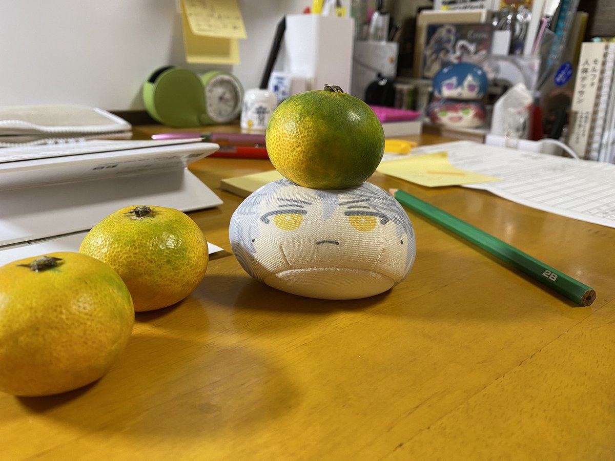 soar1228555's tweet photo. おまんじゅうのぎんこまんさん 触るとめちゃやわやわもちで大変至福の触り心地なんだけど、触る事で生地が伸びるすなわち…すなわちなので情緒がめちゃめちゃになっちまう
でもダンキラおまんじゅうにぎにぎマスコットを世に出してくれてありがとうエンスカイさん めちゃ宝物救われています泣 https://t.co/Cp4S3ccGIt