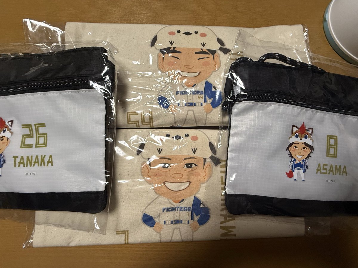 Niiiii___Co's tweet photo. ファイターズ交換、買取

譲　画像のもの
求　達、山﨑、郡司、田宮、定価
種類問わずなんでも検討するのでお声がけお願いします。（お断りした場合はすみません🙇‍♀️） https://t.co/T6XsnvjqSJ