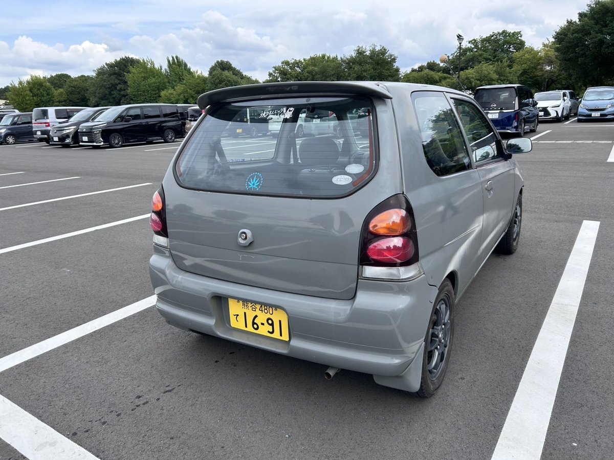 369Lv's tweet photo. 僕の名義のアルトバン売りに出そうと思います

車検そろそろ
11万キロ
5MT
車高調
エアコン🙆

グンマーの先輩方から代々マワされてきたので近場の人に売りたいです~笑 https://t.co/iPBFDr7vjv