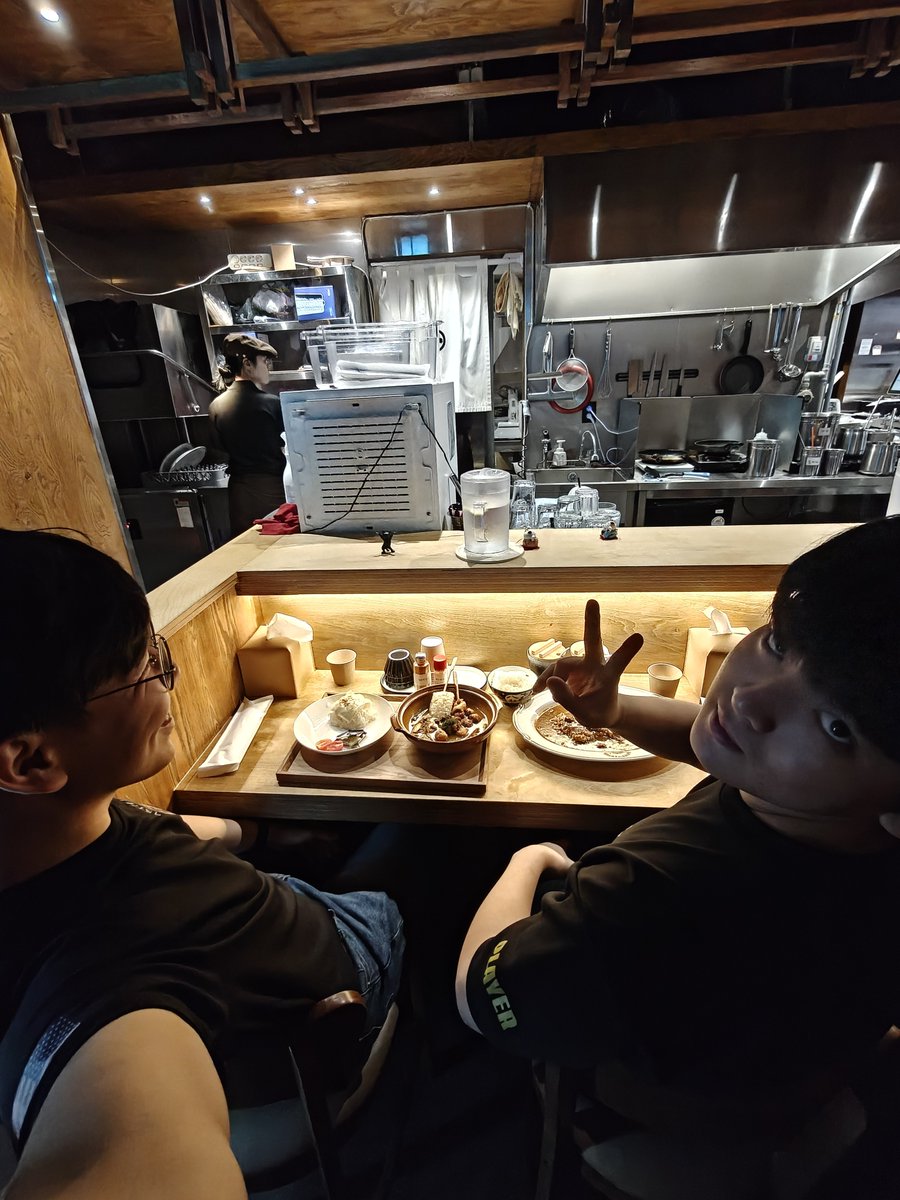 _shankr's tweet photo. 레전드와 함께한 카레 https://t.co/MIPejzIYkT