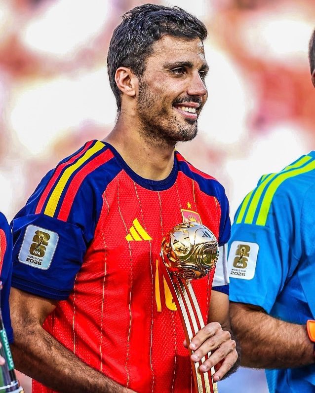 ReshadRahman's tweet photo. 🚨💣 BREAKING: Rodri has asked to wear #16 at Barcelona. @FabrizioRomano #Transfers 👕🔵🔴 https://t.co/6jJDwI9dQ2