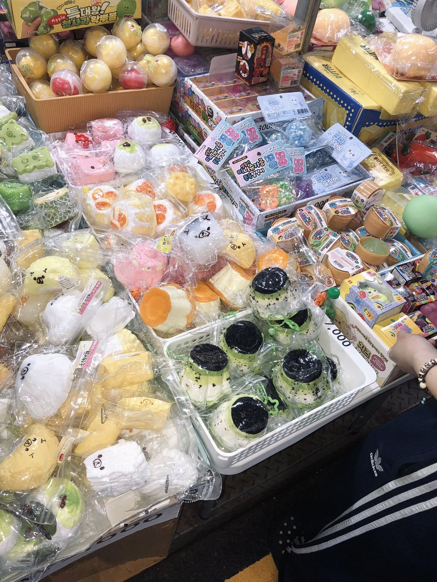 fall2kiss's tweet photo. 비가 안 왔더라면 더 좋앗을 동묘 말랑이 쇼핑입니다
🧼🥔🥝💕🍮🫪🫪 https://t.co/lHe42NoORj