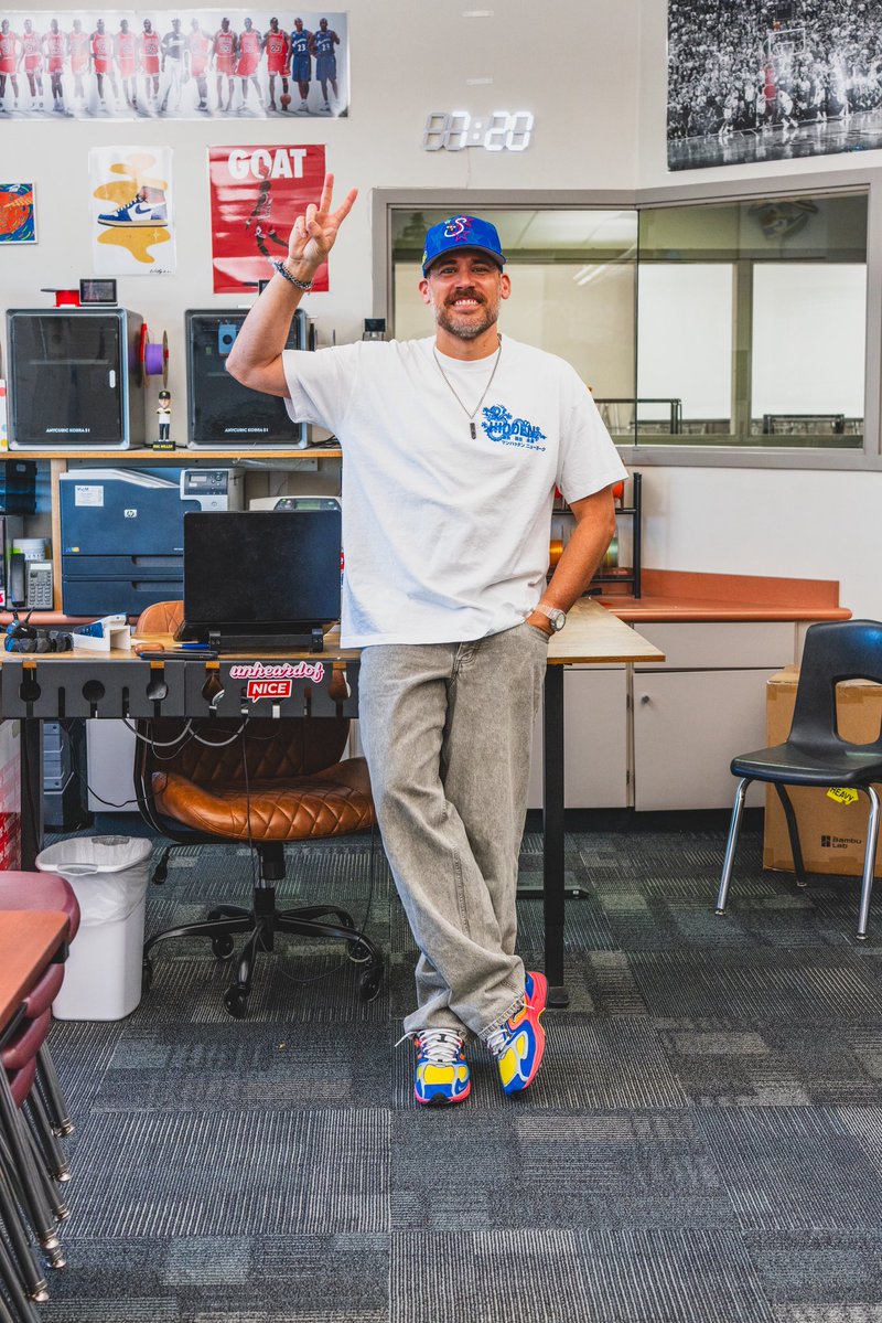 ad__sneaks's tweet photo. Classroom Sneakers | Day 3
Jae Tips x Saucony Jazz 9

Hope everyone has a great Monday! https://t.co/dKTyPoAE0E
