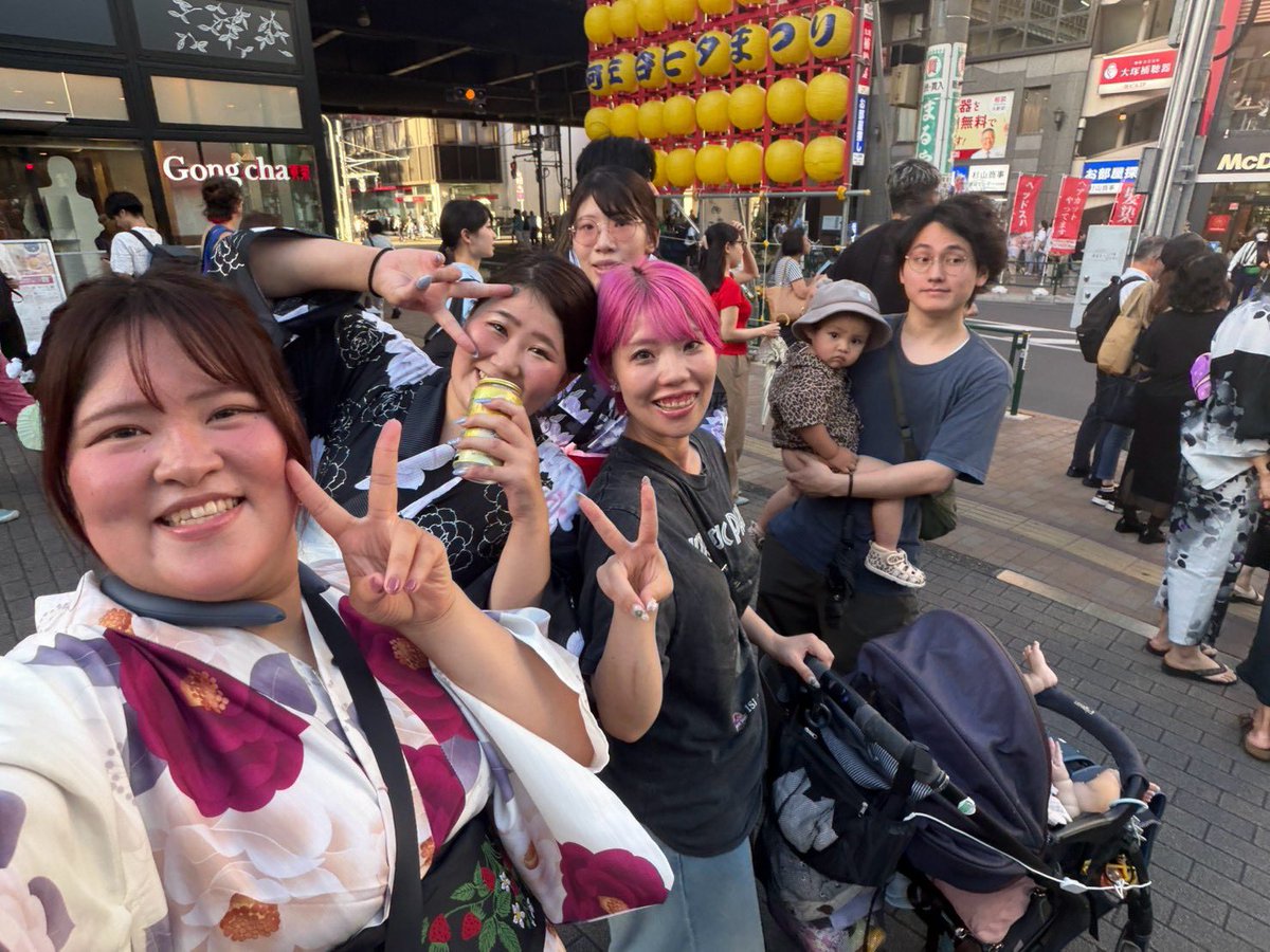 7974lovesmile's tweet photo. みんなとの毎年の大切な時間です
ありがとう
季節を楽しむこと大切に居場所作りしてます

【まこHOUSEマンスリーサポーター募集中】
月額500円から応援可能です

https://t.co/KDU3M990Mj https://t.co/IxpsI8YUuC