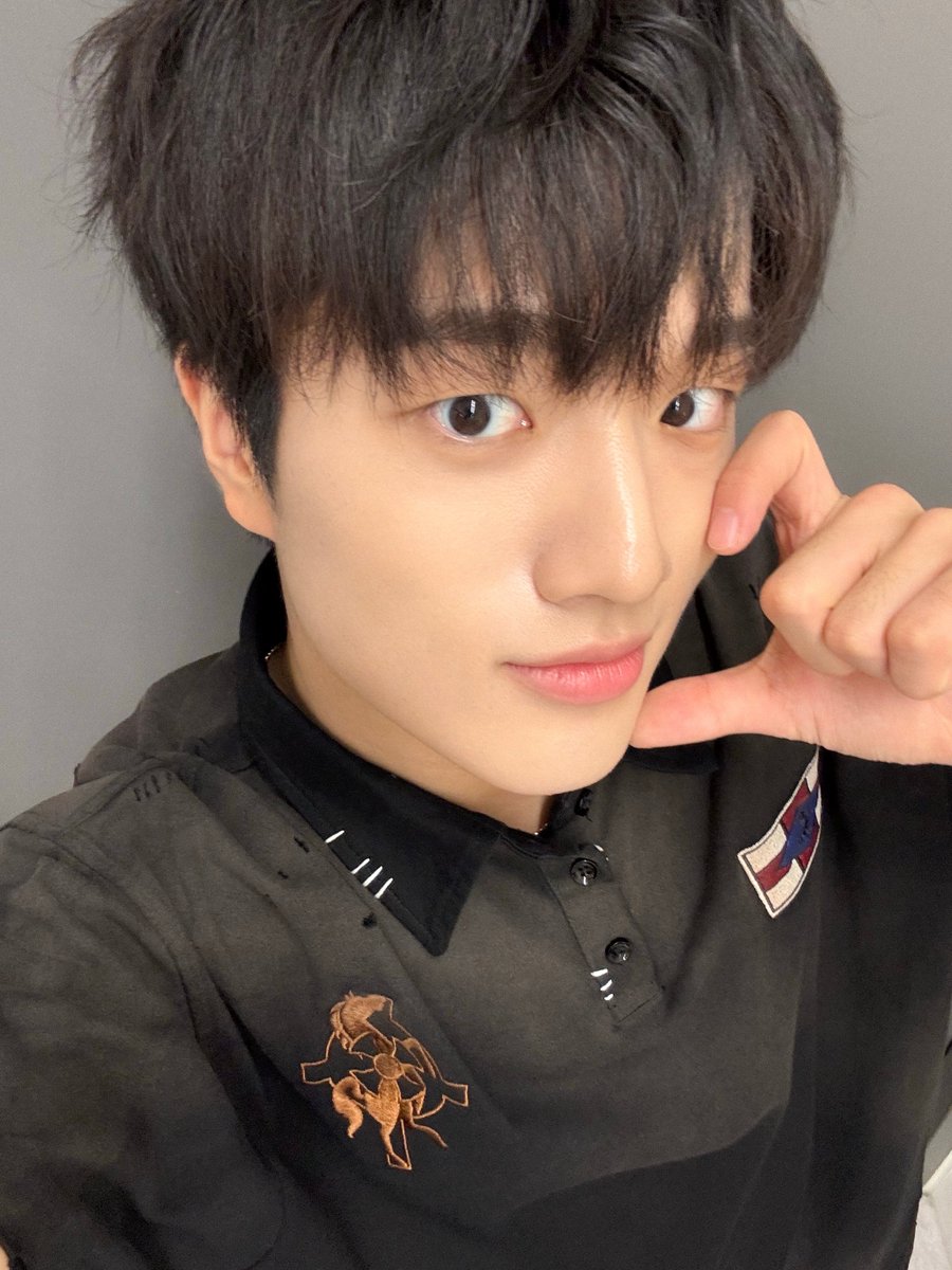 TRENDZ_OFFCL's tweet photo. [#정예찬] 좋은 밤 되고 좋은 꿈 꾸고 좋은 하루 보냉😚

#FROM_TRENDZ #TO_FRIENDZ #TRENDZ #트렌드지 https://t.co/cNqcfX9pLv