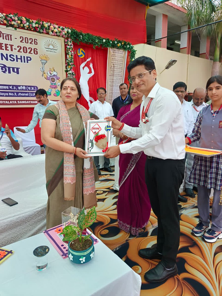 K3jhansi's tweet photo. 55th KVS National Sports Meet – Volleyball (Boys)
The championship was inaugurated by Ms. Chandana Mandal, Additional Commissioner (Acad), KVS (HQ), New Delhi, and was presided over by Ms. Indira Mudgal, DC, KVS RO Agra.
#KVS #BoysVolleyball #KVSROAgra  #KVSHQ 
@KvsAgra https://t.co/ZRi2TLTOk3