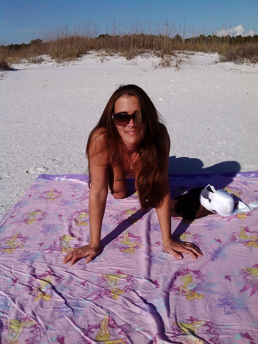babyhaze31's tweet photo. @mywifeyourwife1 @kev_hotwife 50 2 grown kids
What do you think? https://t.co/YUYHlcpqYl