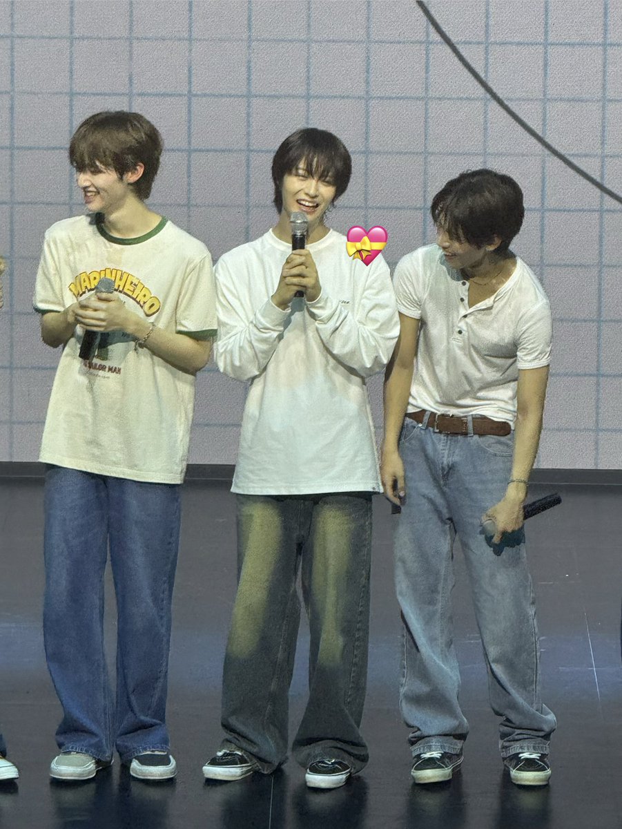 fallinluvS2's tweet photo. 부이부이 https://t.co/Tf48ILyp1g