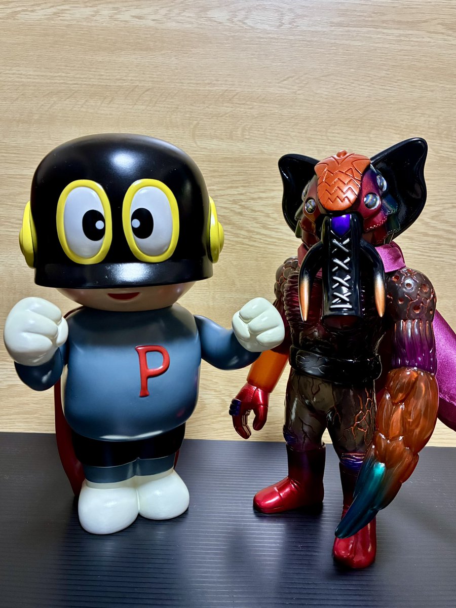 REAL315000000's tweet photo. エレマックス VS パチマン
#RHND
#realxhead
#真頭玩具
#リアルヘッド
#neoone
#AWESOMETOY https://t.co/UjCMtoTVt9
