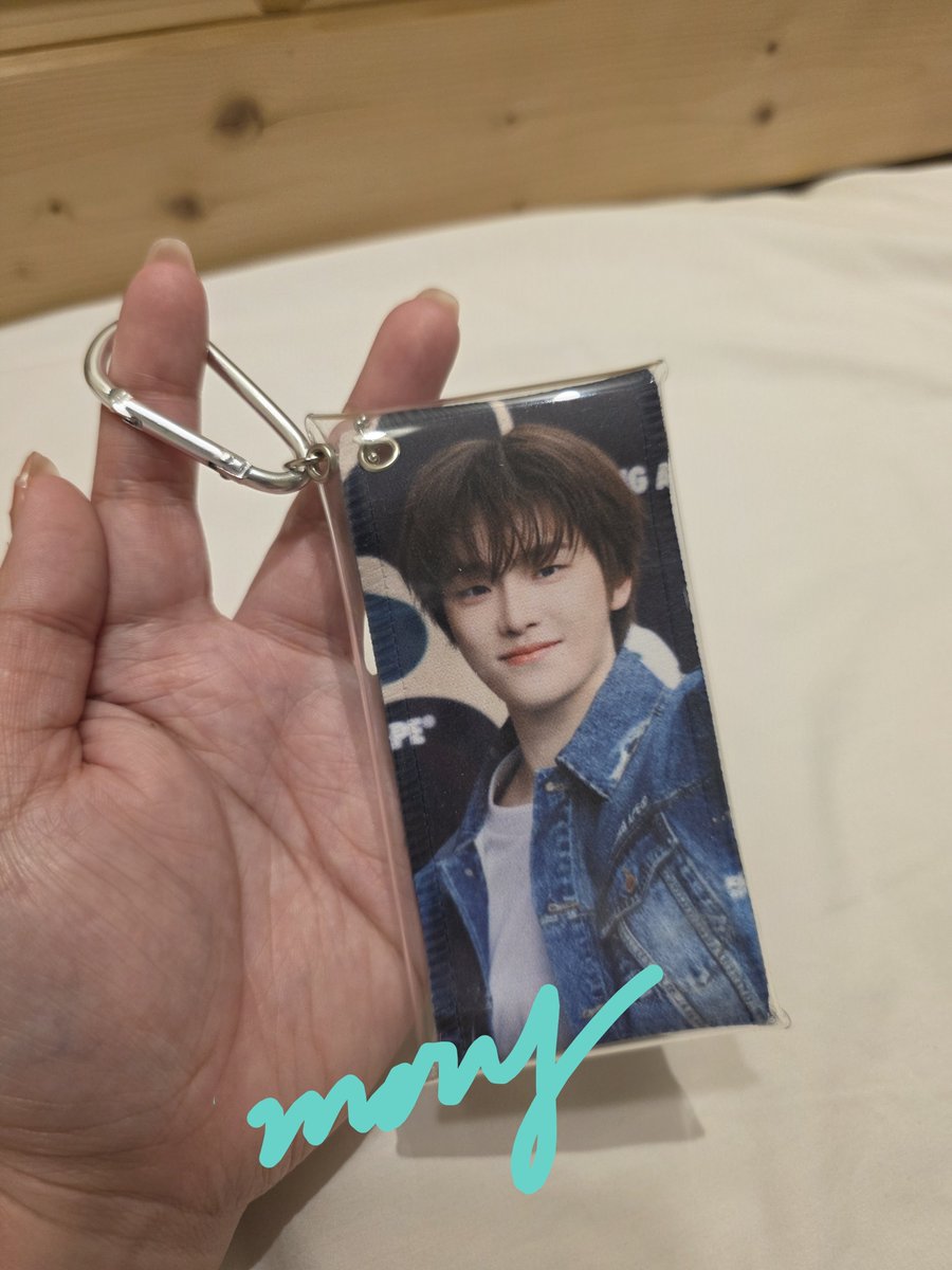 luvvrism's tweet photo. wts/lfb

Daiso Mini Slogan Holder

~ ₱55 each
~ Payment once secured
~ strictly no cancellation
~ mine+quantity

~ confirmation will be sent once secured (together with the payment details) https://t.co/08HpO4RF4q