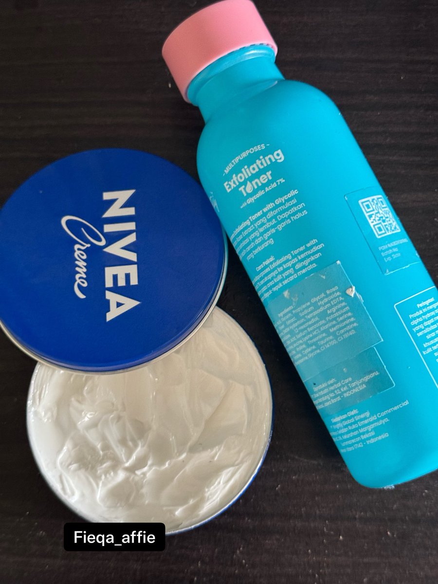 Fieqa_affie's tweet photo. PATUT LAA NAD ZAINAL CAKAP PAKAI GLYCOLIC ACID TONER DENGAN NIVEA TU FUNCTION GILA🫵🏼 SUMPAH TAK SCAM. Cerah bersih dah ketiak and lutut I weh. BOYS AND GIRLS yang nak naik pelamin tu tolong buat sental sikit ontot berkerak tu.  But please jangan salah steps! Nanti lg hitey🤣￼ https://t.co/2NW9Akx4SR