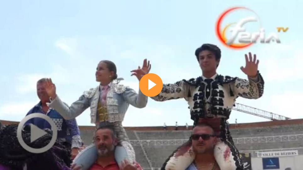 FeriaTV's tweet photo. VIDEO. Béziers. Clovis, Olga Casado et le mayoral de Margé a hombros. Blessure de Victor https://t.co/t41p5V12oy https://t.co/2k13wZIhdu