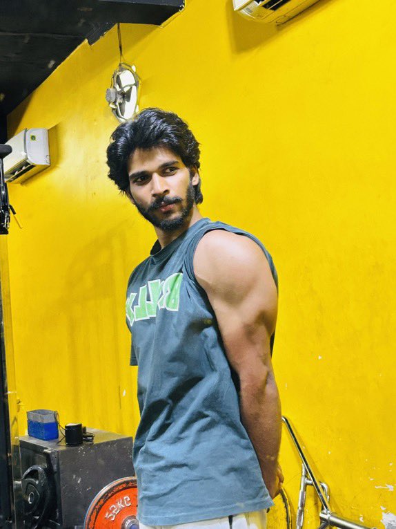 tanwarbhanu_'s tweet photo. Different year different physique https://t.co/SvRR8KWLgc
