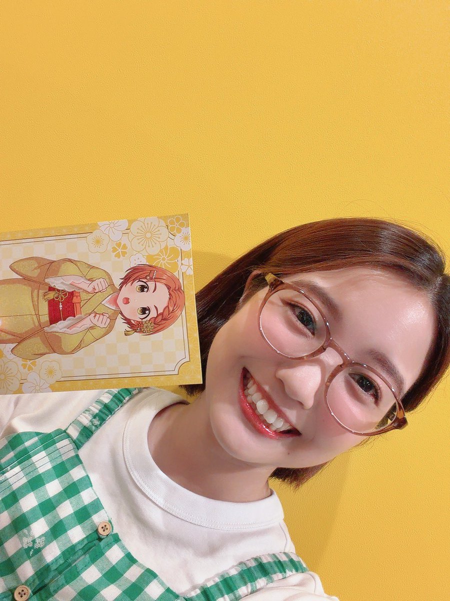 haruse_natsumi's tweet photo. #デレラジ ありがとうございました！
トイボの話尽きなすぎて全然話きれませんでした！！！

せんせぇと同じ目線で薫ちゃんのライブを楽しめたのが本当に幸せで…😭😭😭
次は絶対に薫ちゃん個別ペンラを持っていきます！！！！！

（らなちゃんから浅草POPUPの薫ちゃんもらってホクホク☺️） https://t.co/SbtGPIrY1e