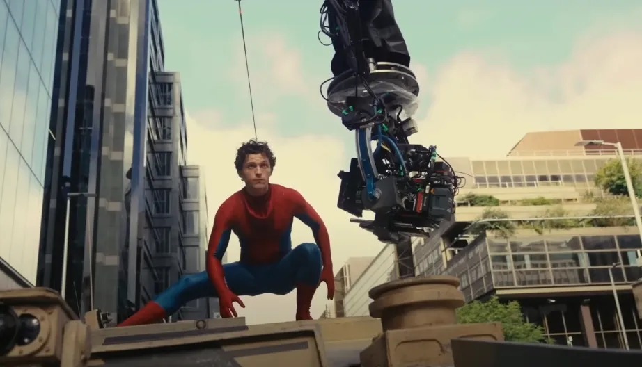 THEWOLFOFTASI's tweet photo. 🔴 على طاري فيلم "سبايدرمان" 🕷️
هو الفيلم اللي سوني ما تقدر توقف إنتاجه ✋

وهي أمام معادلة غريبة:
بحسب العقد الموقع للشركة ستستمر في إنتاج أفلام سبايدرمان طول حياتها بشكل مستمر لتحافظ على حقوقه، أو تتوقف وتخاطر بخسارتها..
وحينها شركات مثل مارفل أو غيرها تأخذ الإنتاج.. https://t.co/q3VgZS2RXy