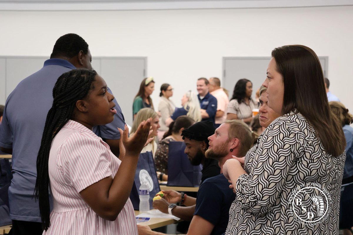 BSDk12's tweet photo. Last week, we welcomed our newest employees during New Employee Orientation! We’re excited to have you join Team BSD and grateful you’ve chosen to share your talents with our students, schools, and community. Welcome to BSD! #Proud2bBSD #StrongSchoolsStrongCommunity https://t.co/pVKmuEMkr2