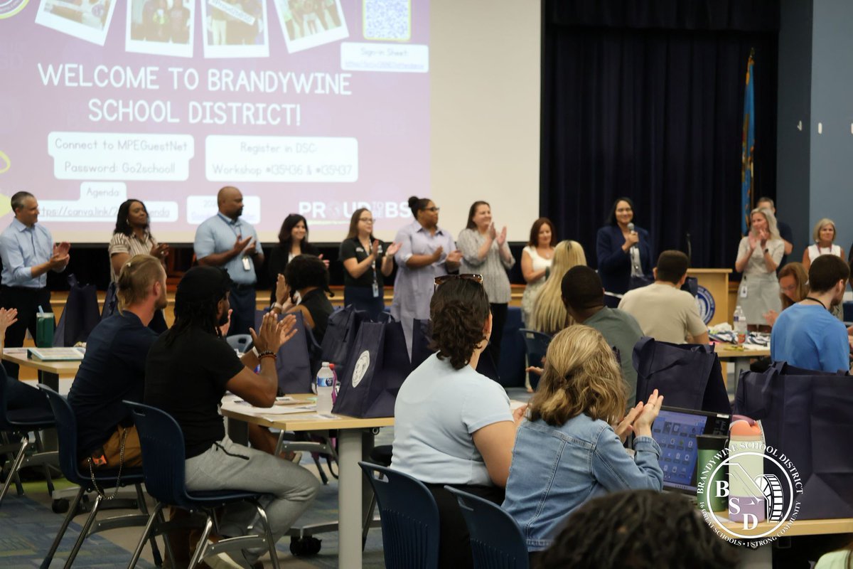 BSDk12's tweet photo. Last week, we welcomed our newest employees during New Employee Orientation! We’re excited to have you join Team BSD and grateful you’ve chosen to share your talents with our students, schools, and community. Welcome to BSD! #Proud2bBSD #StrongSchoolsStrongCommunity https://t.co/pVKmuEMkr2