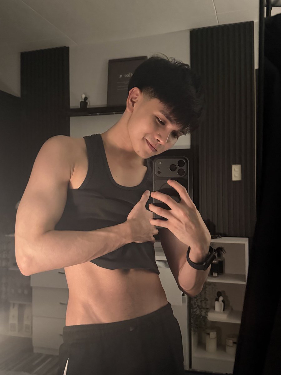 yookkinnn's tweet photo. clean bulking prog https://t.co/tI3x6OG6YC