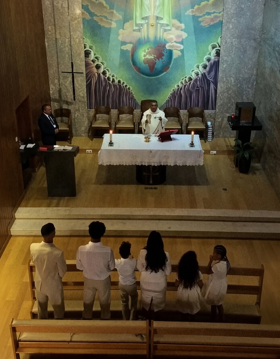 JustAdaugoijele's tweet photo. Following their civil wedding ceremony in Cascais, football star Cristiano Ronaldo, who is Catholic, and his wife Georgina Rodríguez visited the world-renowned Sanctuary of Our Lady of Fatima in Portugal along with their family.
Amid widespread online speculation and rumors suggesting a potential conversion to Islam during his time playing in Saudi Arabia, the couple made a quiet, deeply personal visit to the Catholic holy site.

While at the shrine, Ronaldo and Georgina received a blessing from a local priest. Afterward, the family attended Holy Mass held behind closed doors inside the Chapel of Nossa Senhora das Dores (Our Lady of Sorrows). 

Source. Vogue