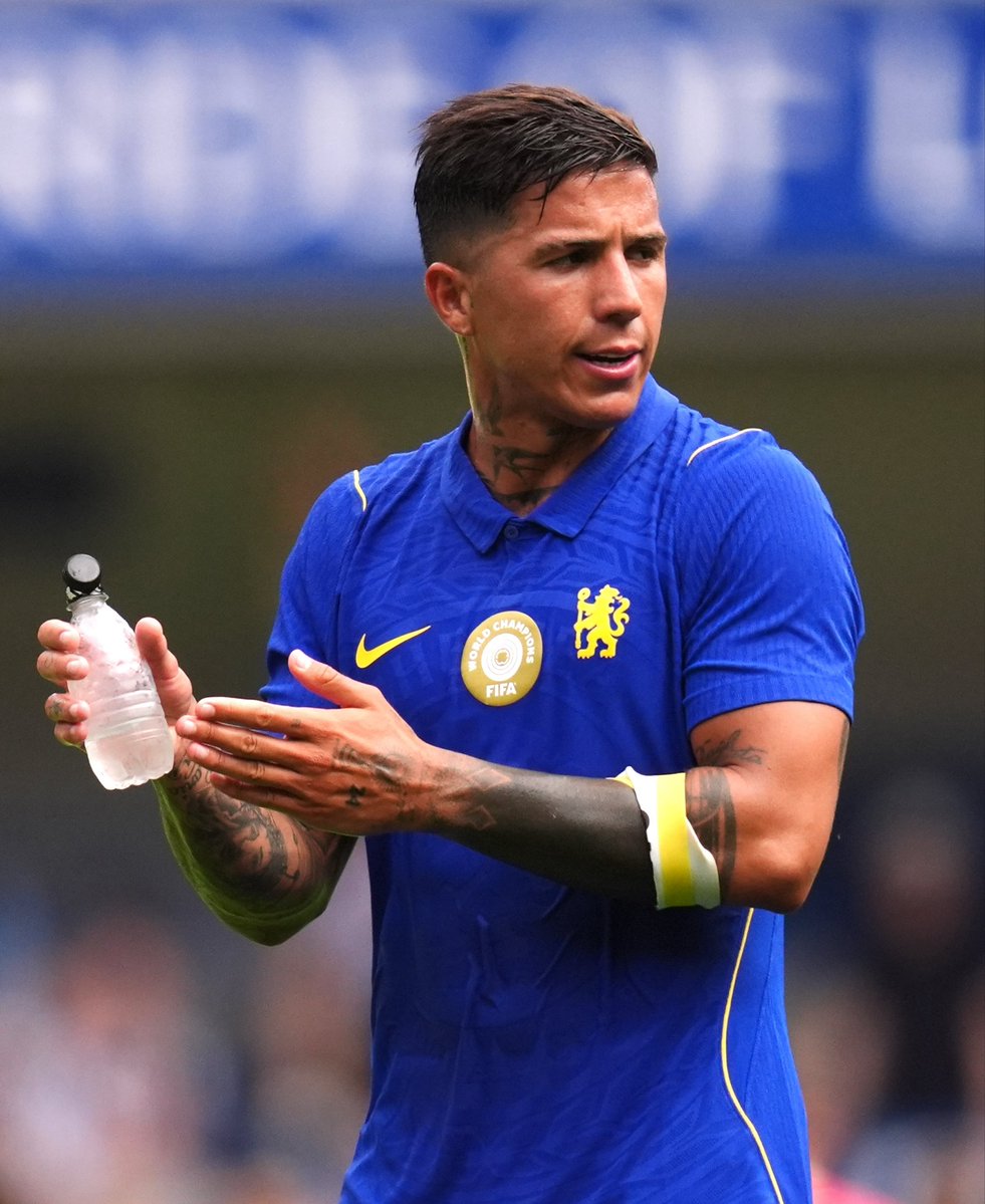 ActuFoot_'s tweet photo. 🚨 MANCHESTER CITY VA DEVOIR PAYER ENVIRON 140M€ POUR RECRUTER ENZO FERNANDEZ 🇦🇷 !!!! 💰🩵

Pour le remplacer, Chelsea envisagerait de revenir à la charge pour Alex Scott 🏴󠁧󠁢󠁥󠁮󠁧󠁿.

Les Blues restent toutefois convaincus qu’ils peuvent conserver leur milieu de terrain.

🗞️ @Matt_Law_DT