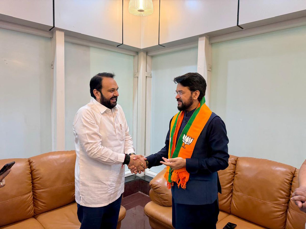 ianuragthakur's tweet photo. संगठन गढ़े चलो, सुपंथ पर बढ़े चलो!

भारतीय जनता युवा मोर्चा के राष्ट्रीय अध्यक्ष के रूप में नियुक्त होने पर @drhemangjoshimp जी को हार्दिक शुभकामनाएँ।

आपके नेतृत्व में भारतीय जनता युवा मोर्चा संगठनात्मक रूप से निरंतर सशक्त हो तथा देश के युवाओं को राष्ट्रनिर्माण की दिशा में नई ऊर्जा एवं प्रेरणा मिले यही हमारी मंगलकामना है।