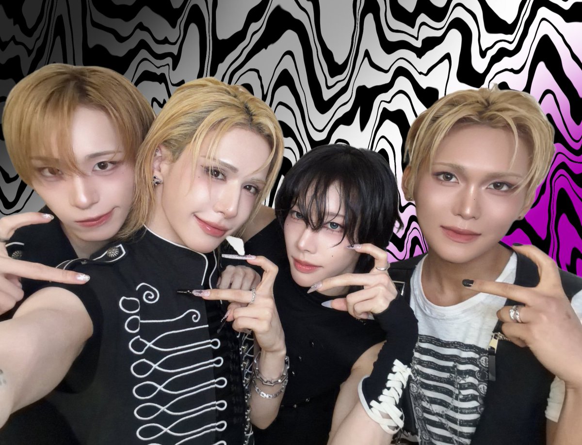 QueerPrideEdits's tweet photo. I did emo XLOV again 😌  PT 3/3 https://t.co/kUdh9XWETA