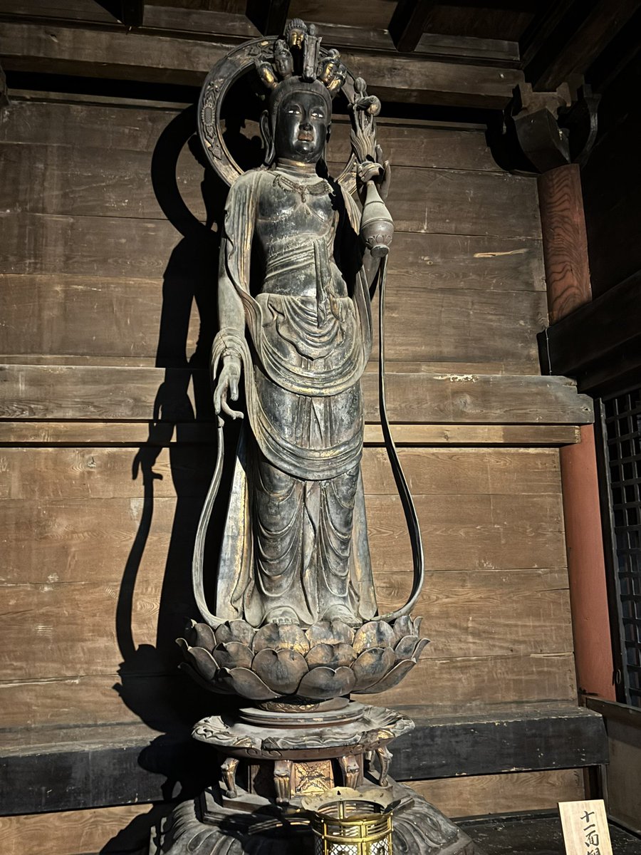 mkqlsw's tweet photo. 帰省ついでに仏像探しで仏法紹隆寺へ。
アピールポイントは歴史的な背景もある普賢菩薩（1枚目）になるんだけど、個人的には十一面観音（2枚目）も相当よかった。大きいとやっぱり迫力ある。
写真NGだったけど宝物殿も小さいながら見所十分。
#仏法紹隆寺 https://t.co/LWljbXdEih