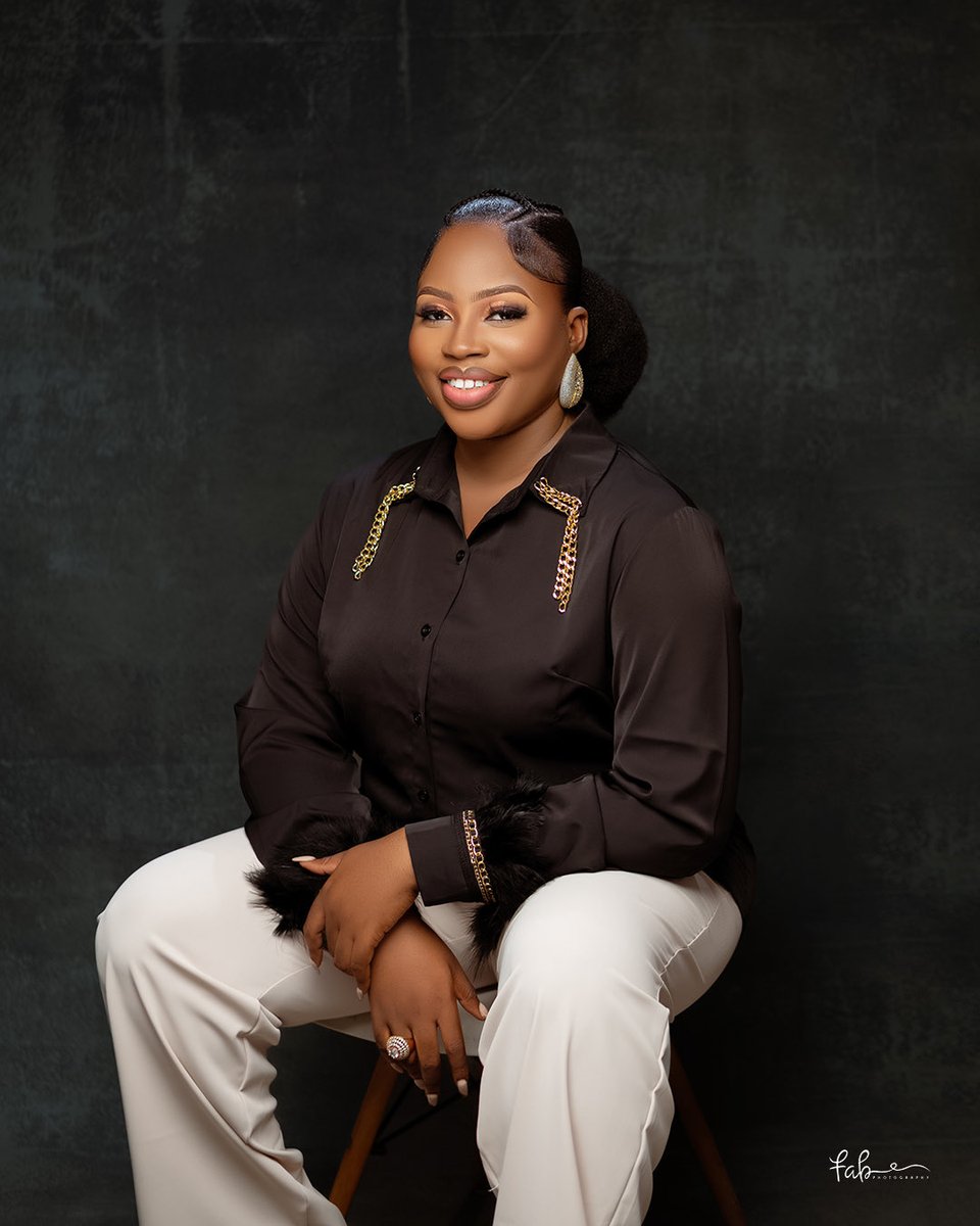 naoadele's tweet photo. Three lessons recruitment has already taught me about people:

1. A CV never tells the whole story.
2. Communication can completely change the candidate experience.
3. Behind every application is a person with a reason for wanting that opportunity.

#HR #Recruitment #CareerGrowth https://t.co/H7UEWZ68Bt