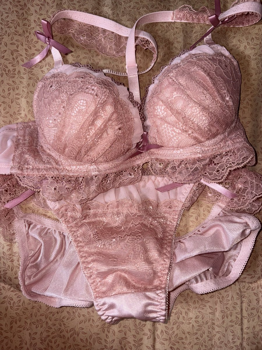 04xm0y's tweet photo. 新しい下着買いました！^ ^
ほとんど女児パンツだけど笑\(//∇//)\
これで毎日女の子の下着着けれる！
女装生活はじめの一歩は下着女装から！
#女装
#男の娘 
#女児パンツ
#女装男子 https://t.co/5bNlCNinvt
